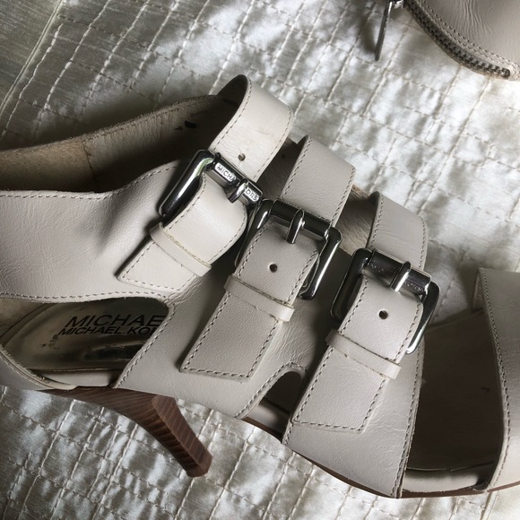 Michael Kors leather buckle heels. Sz 7 1/2 - Picture 6 of 10